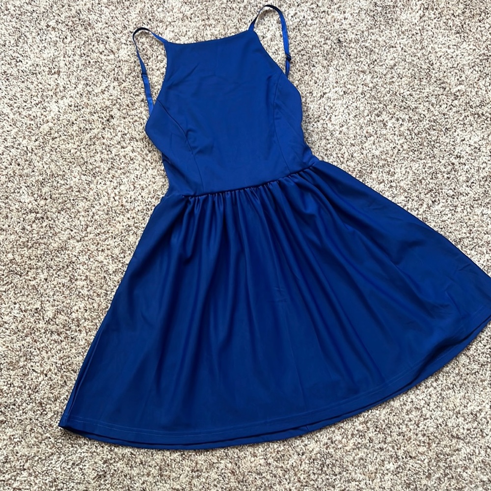 Backless dress